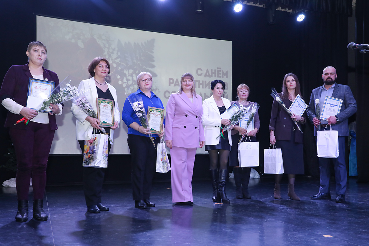 Люди с огромным сердцем. В Горках чествовали работников социальной защиты района