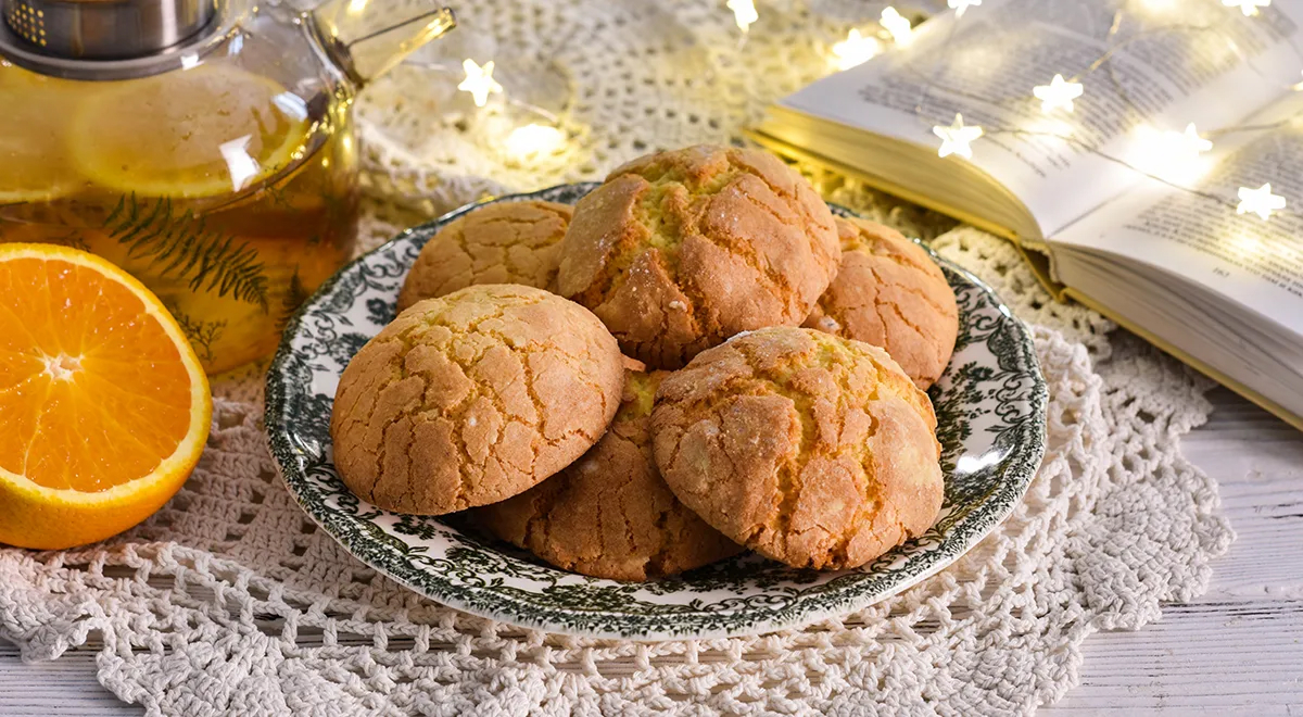 Готовим дома: простое апельсиновое печенье с трещинками