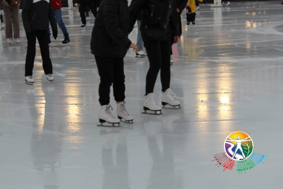 Точите коньки! Завтра на базе стадиона БГСХА официально начнет работать уличный каток