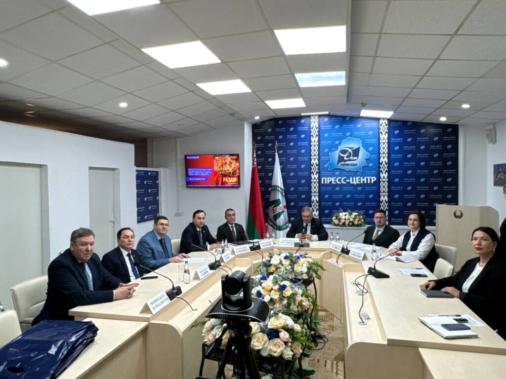 В пресс-центре Дома прессы представили книгу «Разам. Вялікая Перамога»