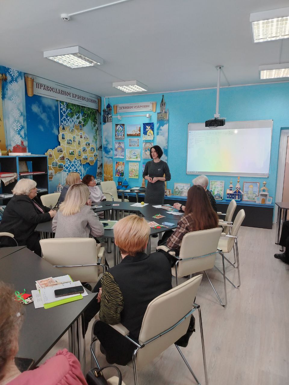 Слушали и активно взаимодействовали: для педагогов провели мастер-класс о роли духовно-нравственного центра по воспитанию детей на традициях белорусского народа