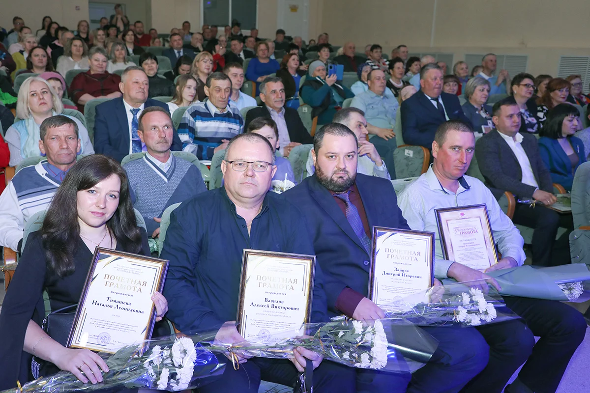 В ДШИиВХМ состоялся концерт ко Дню работников жилищно-коммунального хозяйства и бытового обслуживания населения