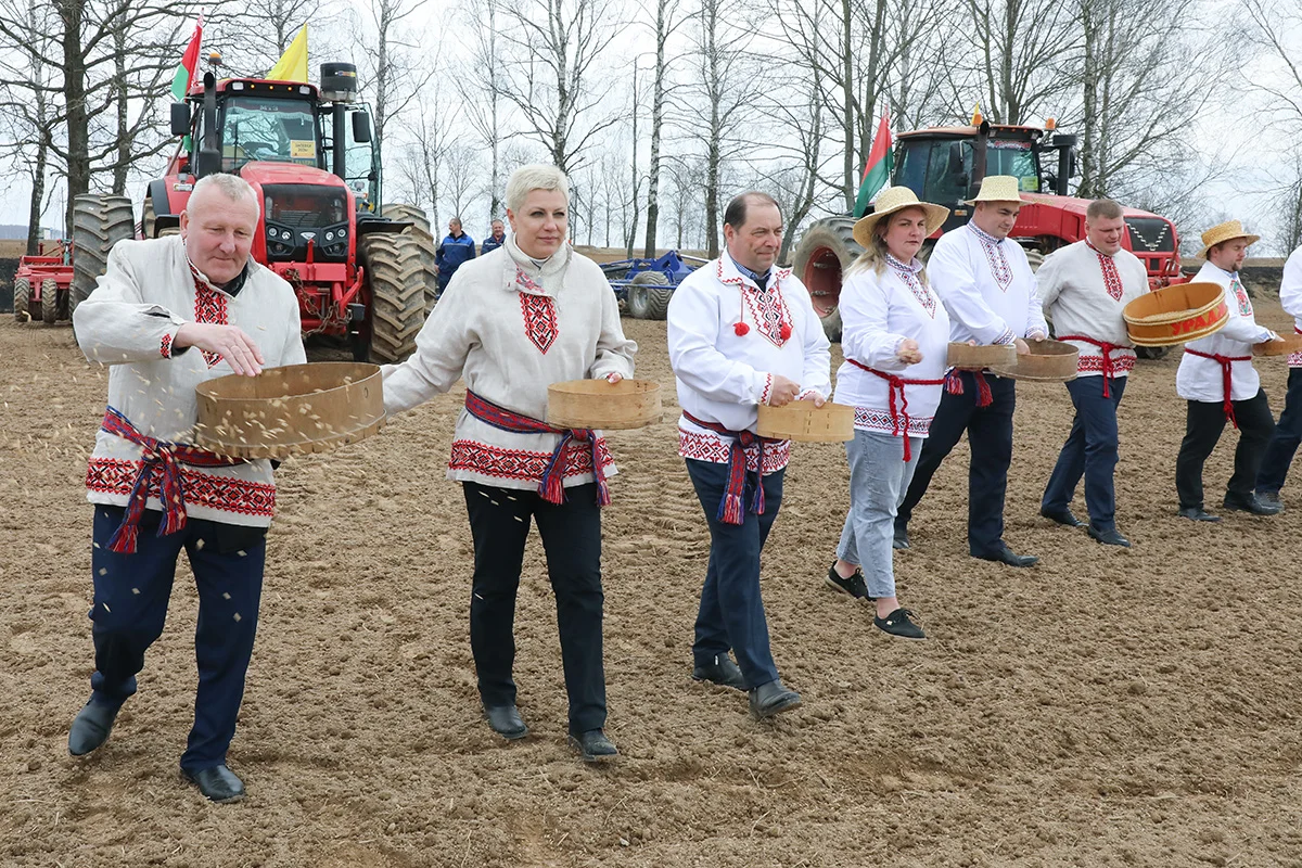 В ОАО «Агрокомбинат Горки» дали старт посевной в Горецком районе