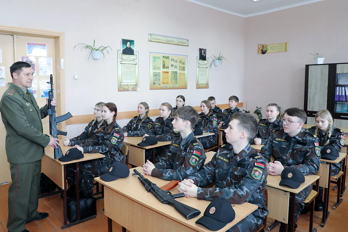 Как проходят будни юных патриотов и чем живет военно‑патриотический клуб «Доблесть»