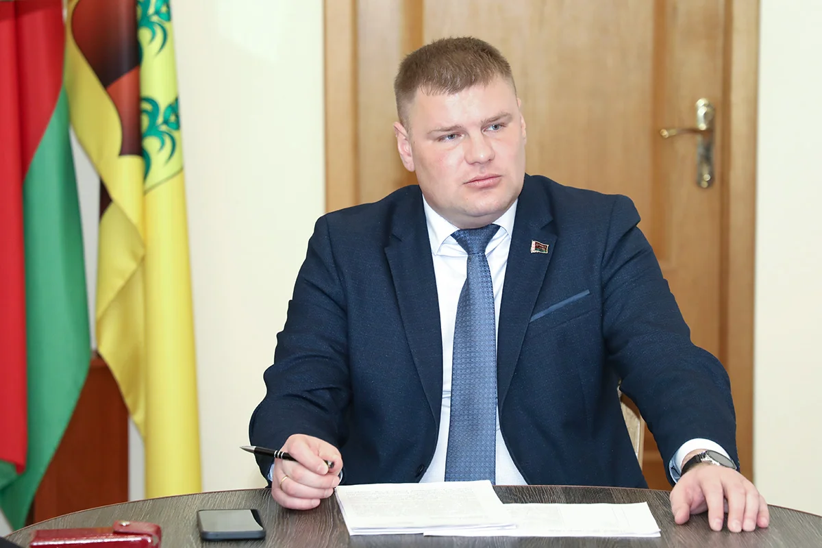 К главе района Николаю Орлёнку на личный прием граждан обратились по вопросам ЖКХ