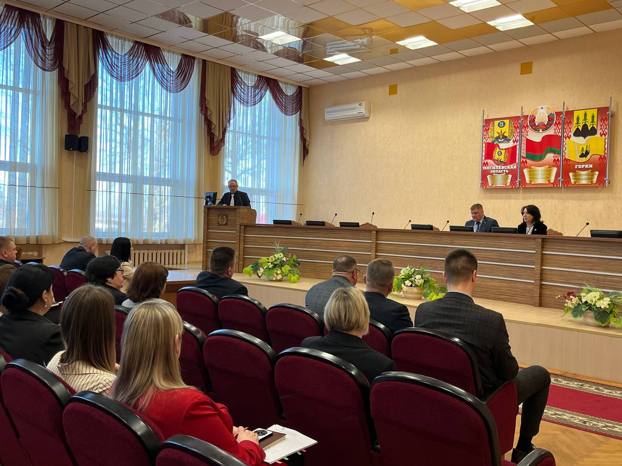 Навести порядок на всех объектах! Глава района Николай Орлёнок призвал активно включиться в работы по благоустройству