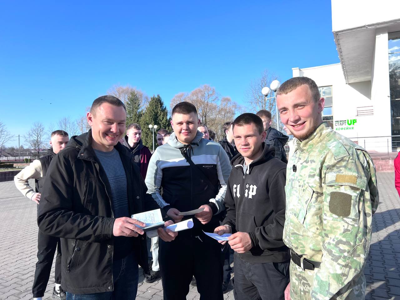 На помощь аграриям Горецкого района отправились 35 студентов