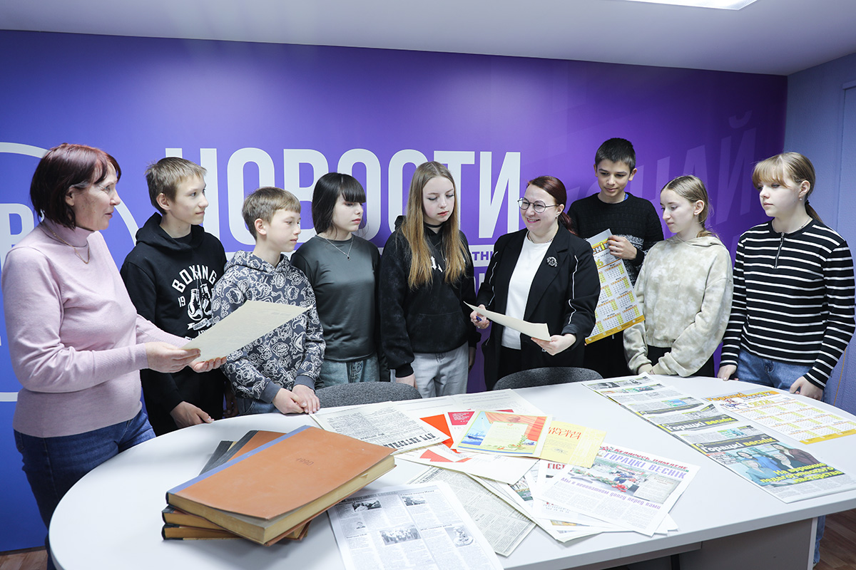 Учащиеся Маслаковской и второй городской средних школ посетили редакцию районной газеты