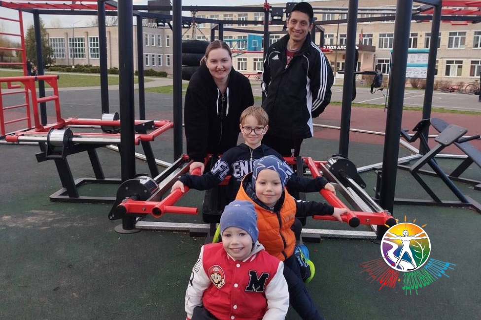 Беречь здоровье – это весело, азартно и интересно: фоточеллендж объединил дошколят и их родителей