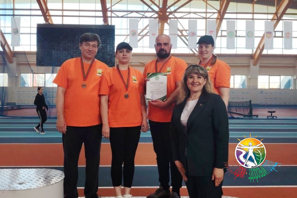 Эстафеты, «баскетбольный снайпер» и дартс: 18 команд сразились за медали на областной спартакиаде