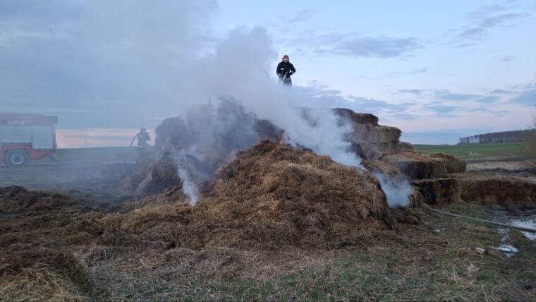 На угодьях учхоза БГСХА горела солома