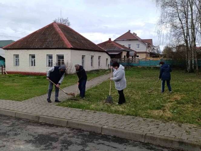 Организации и учреждения района включились в работу по наведению порядка