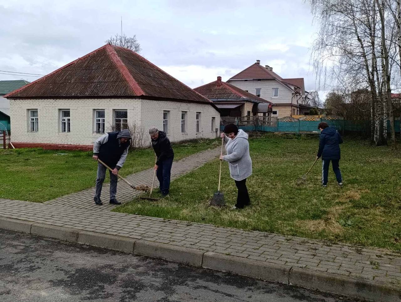 Организации и учреждения района включились в работу по наведению порядка