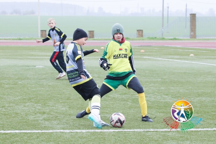 Юные футболисты вышли на поле памяти: в Горках стартовал турнир в честь воинов-интернационалистов