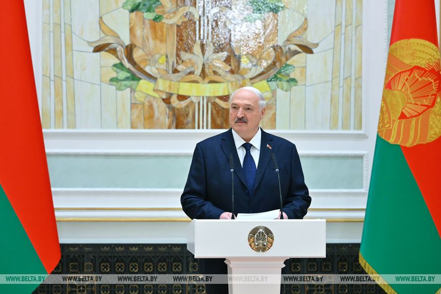 Сергей Шиндиков получил медаль «За спасенную жизнь» из рук Президента Республики Беларусь Александра Лукашенко
