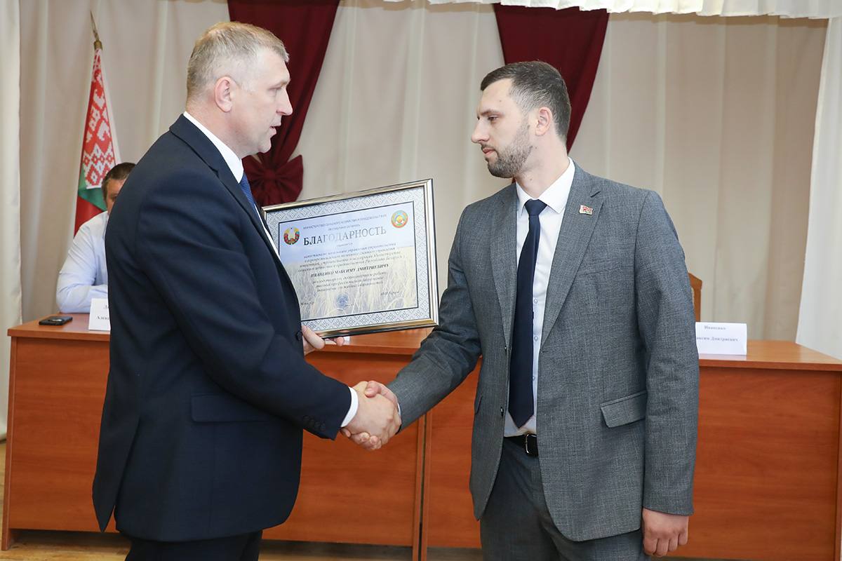 Задача нового руководителя – сделать учхоз передовым сельхозпредприятием в стране