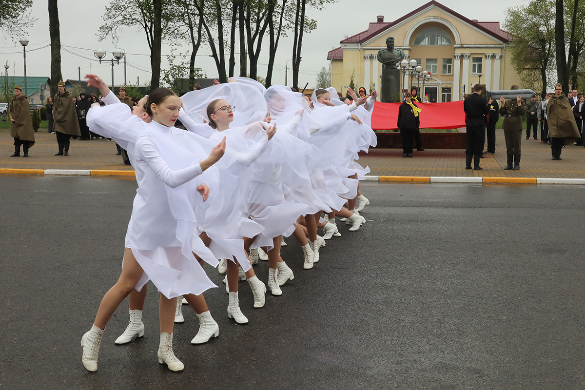 Театрализованная композиция «Живет победа в поколениях!» тронула каждого присутствующего