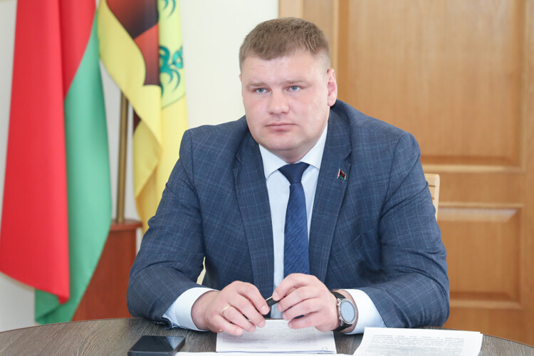 С какими вопросами обратились к председателю райисполкома во время личного приема граждан
