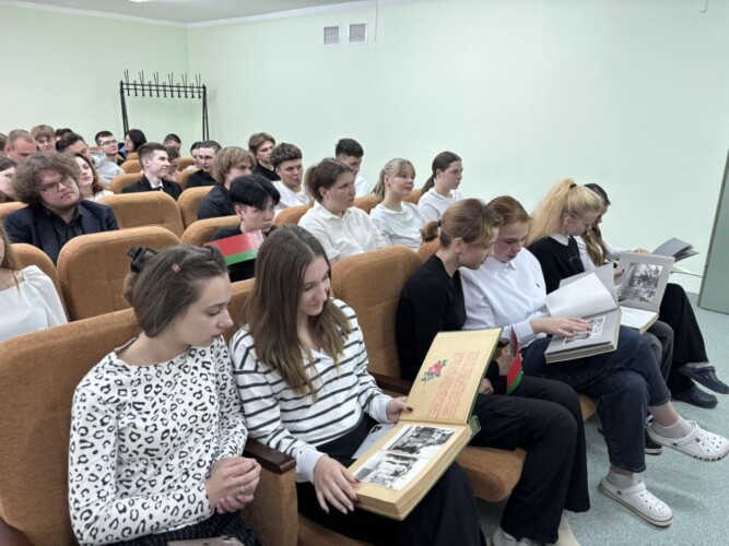 «Молодая семья – взгляд в будущее»: встреча со студентами прошла в общежитии академии