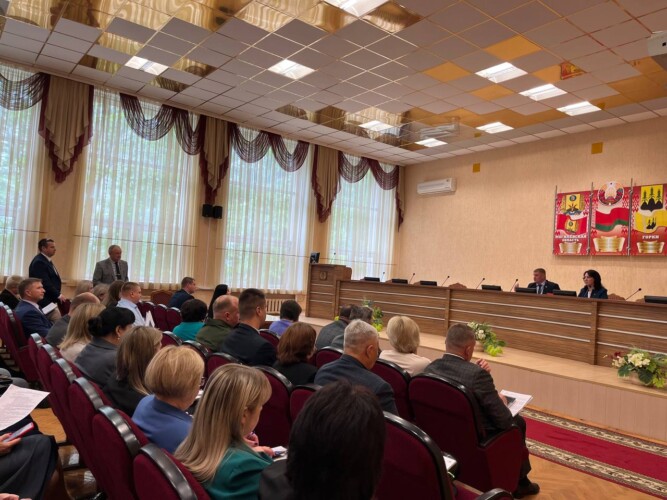 Планерка у председателя райисполкома: в центре внимания – наведение порядка