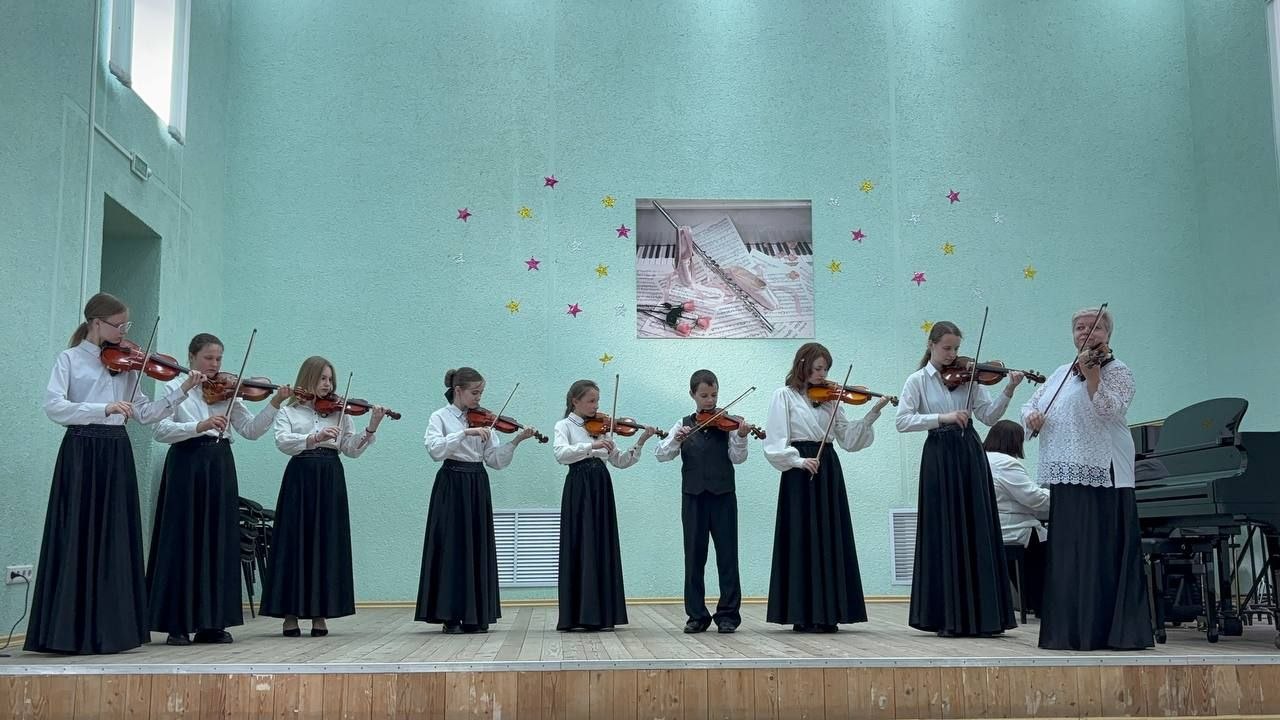С наступлением конца учебного года в ГУО «ДШИиВХМ г. Горки» стартовали отчетные концерты