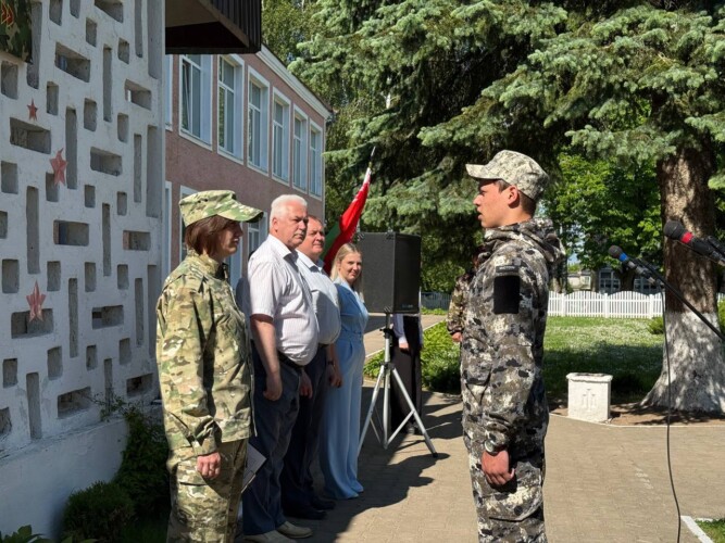 В Ленинской СШ торжественно закрыли лагерную смену патриотического профиля «Патриот»