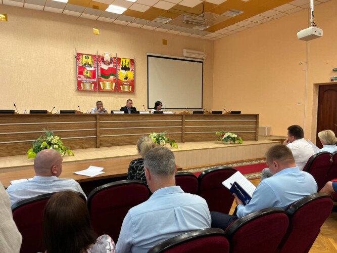 Какие вопросы рассматривали на планерке под руководством первого заместителя председателя – начальника райсельхозпрода райисполкома