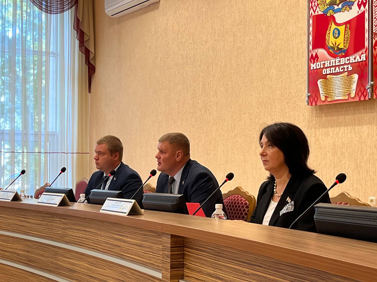 В эти минуты: Николай Орлёнок проводит планерку с активом района