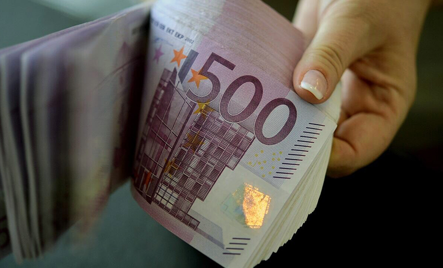 Куда исчезли 90 тысяч? В Гомеле экс-работница банка ответит за присвоение денег