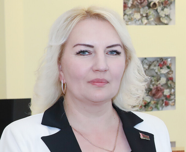 Судьба страны пишется в домашних летописях: ЗАГС поделился красивой статистикой в канун праздника