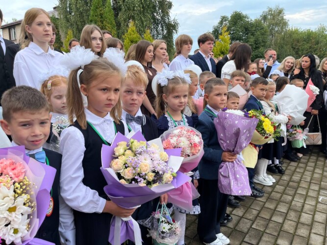 День знаний в СШ №2: первый звонок дал старт новому учебному году! (фотофакт)