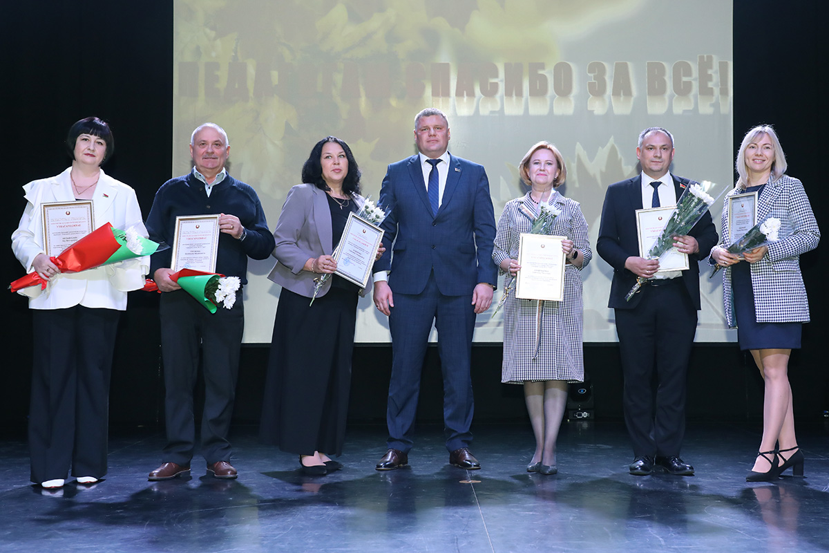 Призвание – учить: в детской школе искусств чествовали педагогов Горецкого района