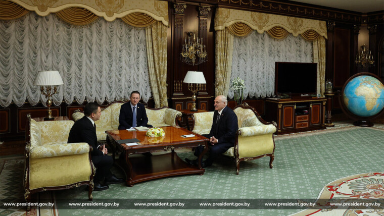 Александр Лукашенко провел встречу с председателем российского ПАО «Банк ПСБ» Петром Фрадковым